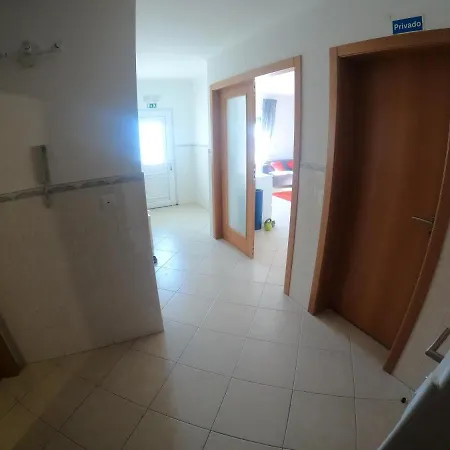 Surfcity Δωμάτια σε οικογενειακή κατοικία Peniche